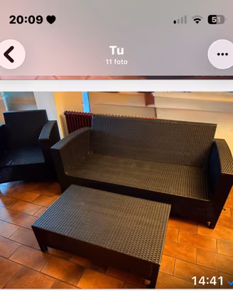 Divano con due poltrone più tavolino