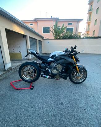 Streetfighter v4s full carbon 2020