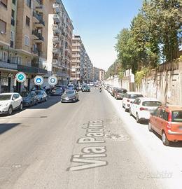 Tuscolana stanza per ambosessi