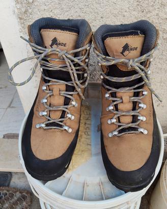 scarponi da montagna 