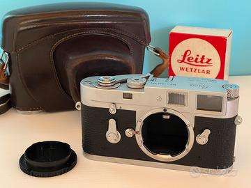 Leica M2 con autoscatto SPLENDIDA