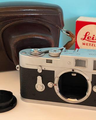 Leica M2 con autoscatto SPLENDIDA