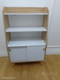 mobiletto con ante scorrevoli 