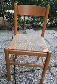 2 sedie in legno diverse 