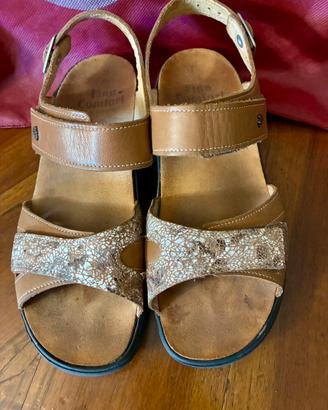 Sandali Finn Comfort
