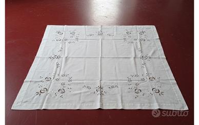 centro ricamato vintage 