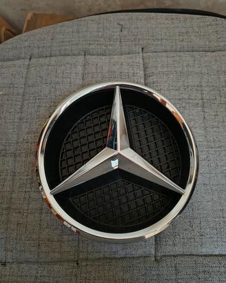 stemma mascherina anteriore Mercedes Benz 