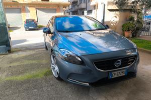 volvo V40 d2 momentum