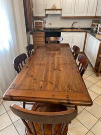 Tavolo rettangolare in legno massello di pino