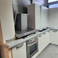 cucina angolare bianca
