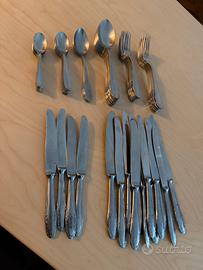 Set di posate da cucina e bicchieri/tazze