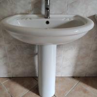 Lavabo bagno in ceramica Azzurra usato