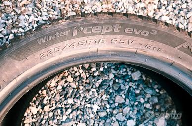Hankook Winter W330 225/45 R18