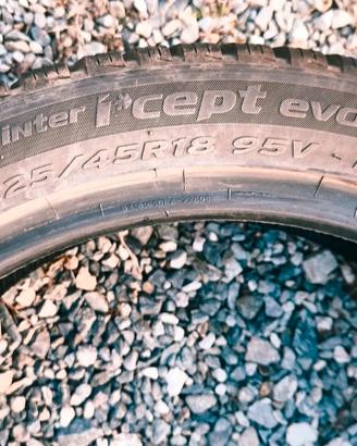 Hankook Winter W330 225/45 R18