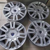 Cerchi in lega da 17 pollici per lancia delta