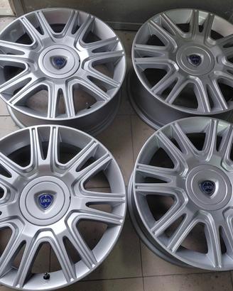 Cerchi in lega da 17 pollici per lancia delta