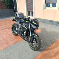 Triumph street triple 765 RS