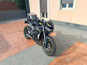 Triumph street triple 765 RS