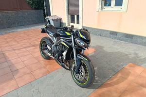 Triumph street triple 765 RS
