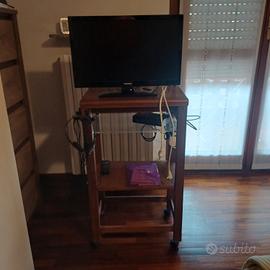 televisore a colori  24" con telecomando  