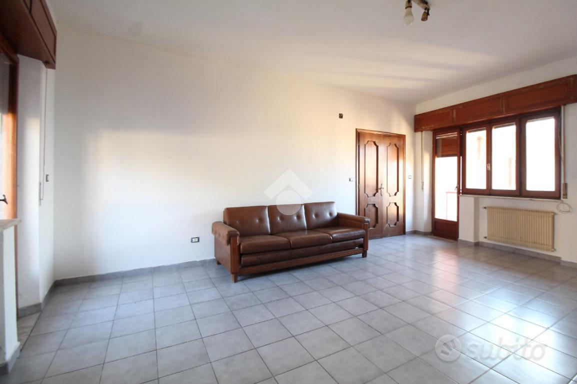 3 LOCALI A VILLA SAN GIOVANNI - Vista 4