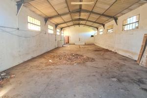 Capannone 200mq con terreno e pozzo