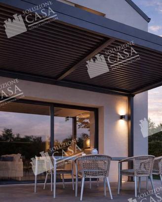 Villa di 156 m² con 4 locali e box auto a Cento