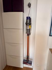 Dyson V10