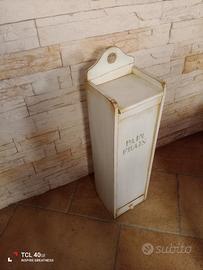 mobiletto in legno arte povera 