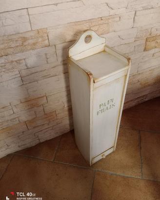 mobiletto in legno arte povera 