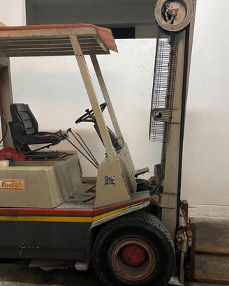 Carrello elevatore - muletto