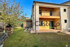 Villa a schiera di testa