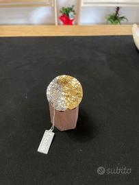 Anello a disco bicolore martellato - Oro e Argento