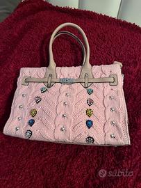 Borsa con decorazione in lana