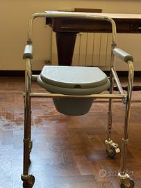 Sedia comoda per invalidi