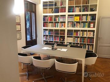 Tavolo riunione e poltroncine