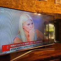 Televisore Smart TV 48 pollici