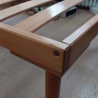 Letto con doghe in legno