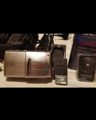 Fotocamera digitale compatta OLYMPUS