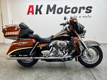 HARLEY-DAVIDSON FLHTCUSE Screamin' Eagle Ultra C