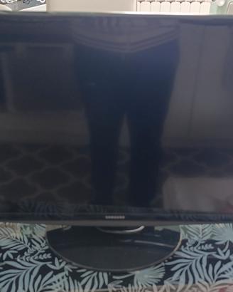 TV Samsung 28" LCD  full HD 