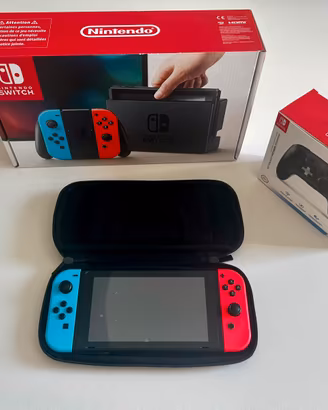 Nintendo Switch + controller + custodia
