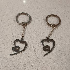 Lotto 10 portachiavi diversi. Entra e guarda!