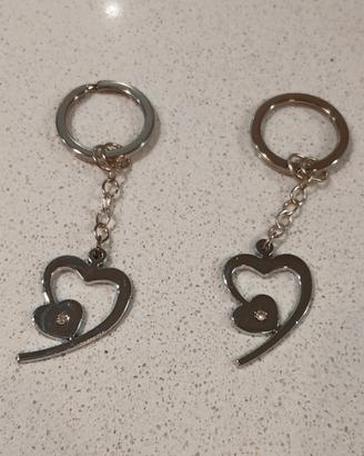 Lotto 10 portachiavi diversi. Entra e guarda!