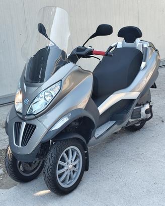 Piaggio MP3 300 ie