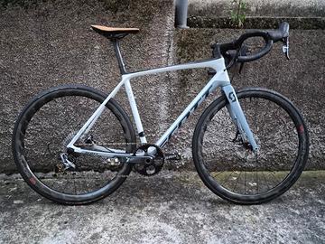 Bici da corsa Scott ADDICT disc CARBONIO