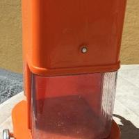 Grattugia con ventosa vintage