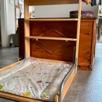 Fasciatoio a muro in legno come nuovo