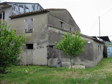 Rustico con cortile a Santarcangelo di Romagna