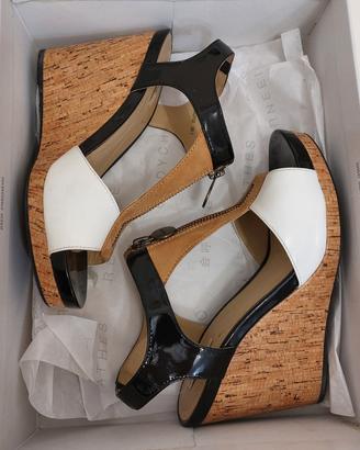 Sandalo Geox con zeppa